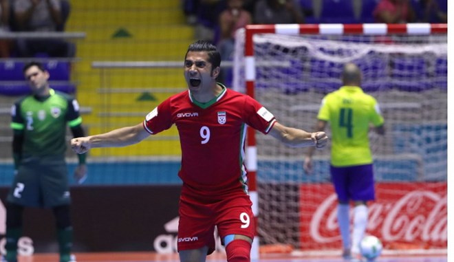 Afshin Kazemi ăn mừng sau khi ghi bàn vào lưới Brazil. (Nguồn: Getty Images)