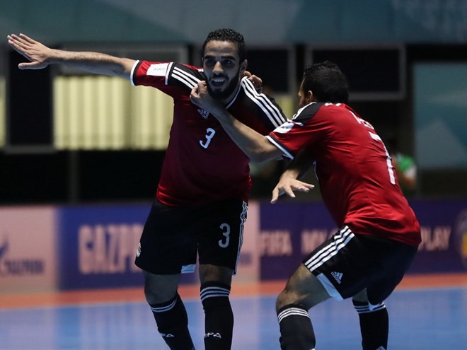 Abdelranham Elashwal (số 3) góp công lớn giúp Ai Cập đánh bại Italy. (Nguồn: Getty Images)
