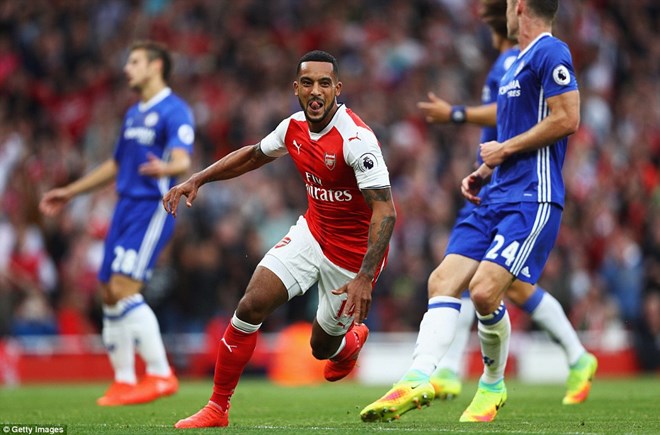 Theo Walcott ghi bàn giúp Arsenal đánh bại Chelsea. (Nguồn: Getty Images)