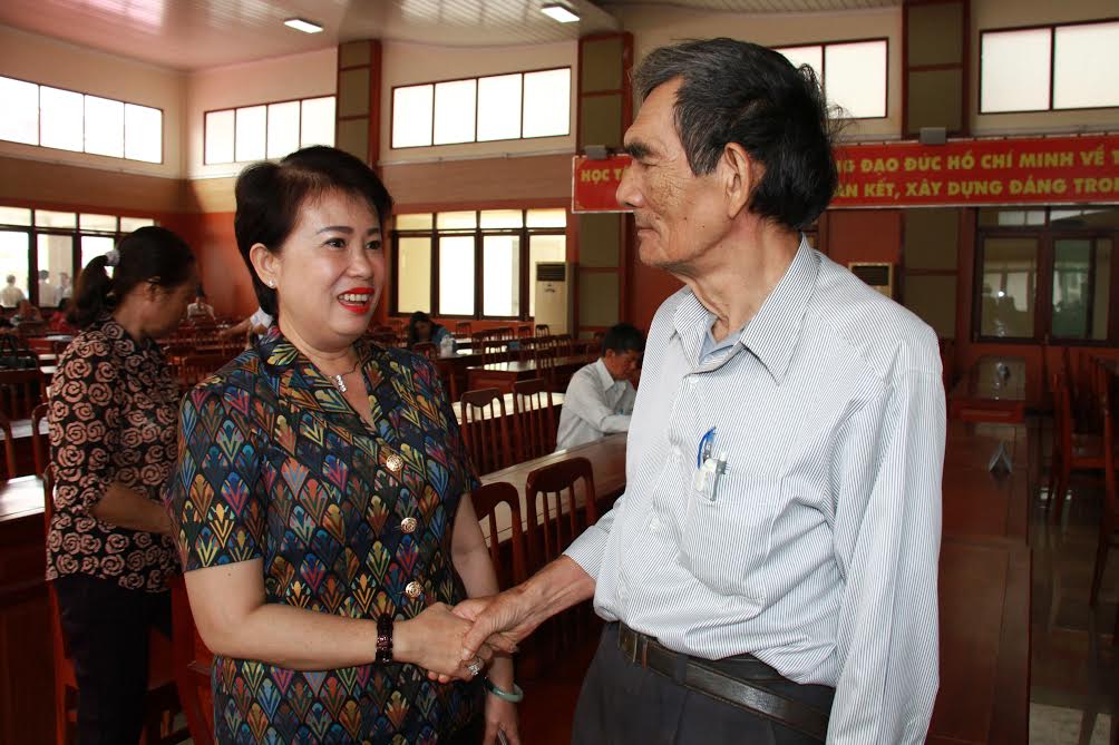 Phó Bí thư Tỉnh ủy, Trưởng đoàn Đại biểu Quốc hội tỉnh Phan Thị Mỹ Thanh tiếp xúc với cử tri