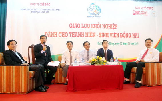 Các khách mời tại buổi giao lưu