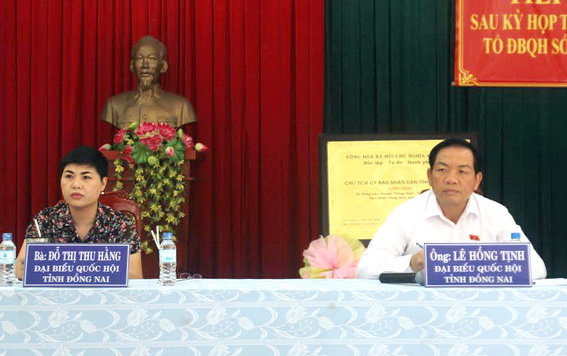 Các đại biểu: Lê Hồng Tịnh và Đỗ Thị Thu Hằng tiếp xúc cử tri tại huyện Thống Nhất