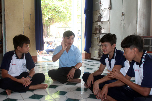 Anh Nguyễn Quốc Hoàn ở lại Trung tâm nuôi dạy trẻ khuyết tật tỉnh Đồng Nai