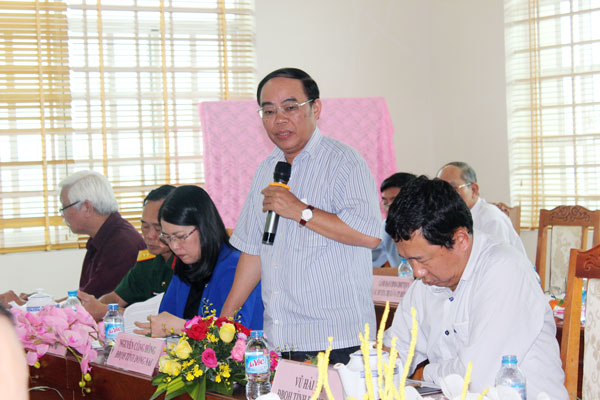 Đại biểu Nguyễn Công Hồng, Phó chủ nhiệm Ủy ban Tư pháp của Quốc hội đóng góp ý kiến tại hội nghị.