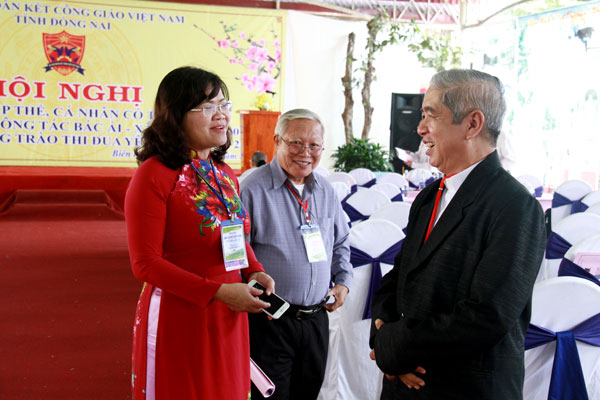 Đồng bào công giáo hòa mình vào phong trào thi đua yêu nước