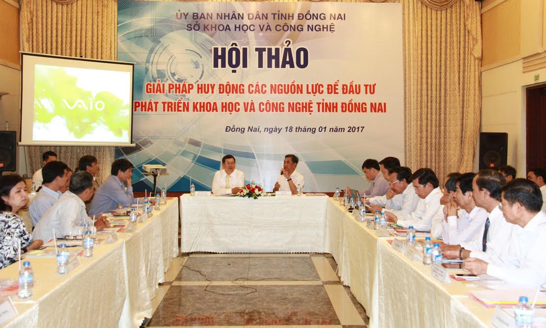 Đồng chí Huỳnh Văn Tới đồng chủ trì hội thảo về “giải pháp huy động các nguồn lực để đầu tư phát triển khoa học và công nghệ tỉnh Đồng Nai”