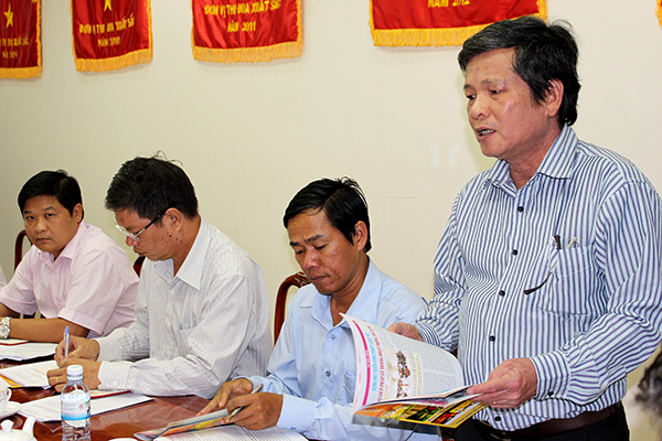 Nhà báo Nguyễn Tôn Hoàn, Chủ tịch Hội nhà báo tỉnh, Tổng biên tập báo Lao động Đồng Nai góp ý cho công các phối hợp