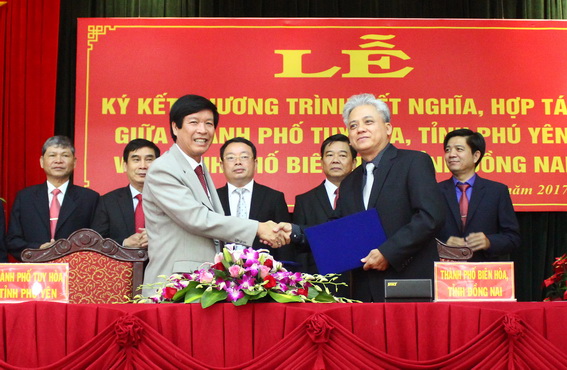 TP.Biên Hòa và TP.Tuy Hòa ký giao ước kết nghĩa, hợp tác