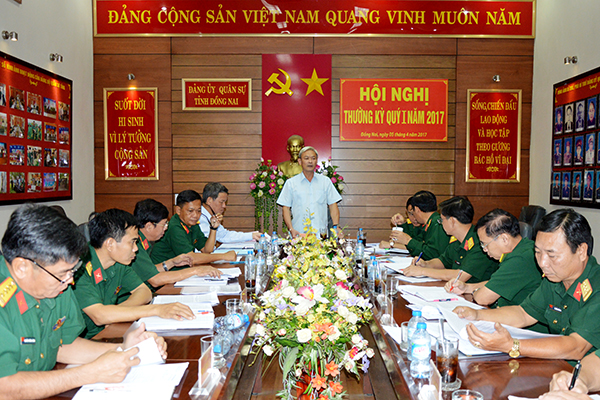  Đồng chí Nguyễn Phú Cường, UVTW Đảng, bí thư Tỉnh uỷ, bí thư Đảng uỷ quân sự tỉnh chủ trì hội nghị; 
