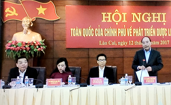 Thủ tướng Chính phủ Nguyễn Xuân Phúc phát biểu tại hội nghị 