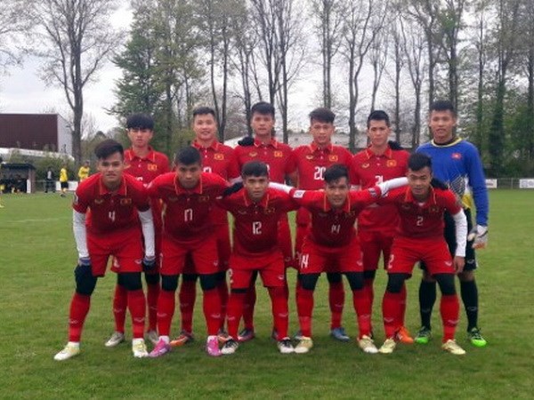 Đội hình U21 Việt Nam trong trận gặp Roda JC. (Ảnh: VFF)