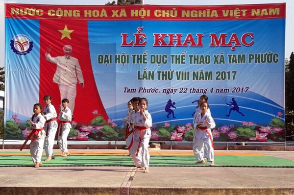 Một tiết mục biểu diễn tại Đại hội TDTT xã Tâm Phước