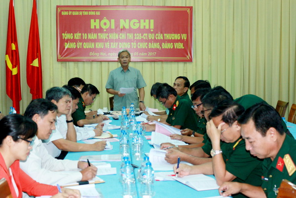 Bí thư Tỉnh ủy Nguyễn Phú Cường chủ trì hội nghị