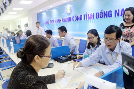 Việc thành lập Trung tâm hành chính công tỉnh Đồng Nai giúp quy trình giải quyết hồ sơ minh bạch, rõ ràng, giảm phiền hà cho người dân, doanh nghiệp. Ảnh: Ngọc Thư