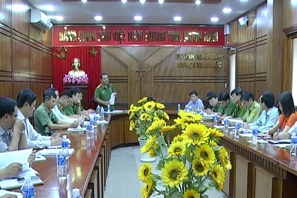 Đồng chí Lê Quang Nhân phát biểu tại buổi kiểm tra.