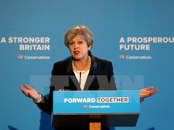 EIU: Thủ tướng Anh Theresa May đối mặt với áp lực ngày càng tăng