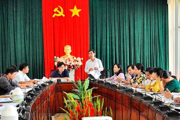 Đoàn giám sát của Ban pháp chế HĐND tỉnh làm việc với huyện Thống Nhất.