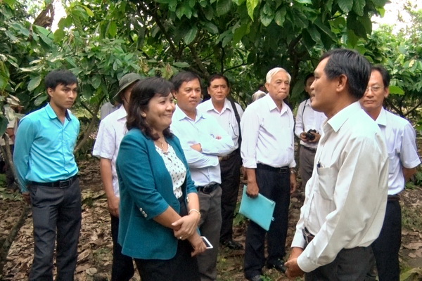 Đoàn đến thăm một số mô hình kinh tế tại xã Hưng Lộc-địa phương đầu tiên của tỉnh Đồng Nai đạt chuẩn nông thôn mới kiểu mẫu