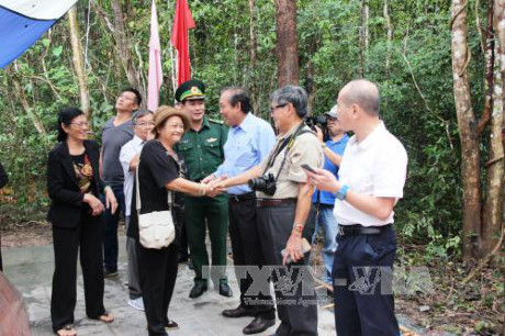 Phó Thủ tướng Trương Hòa Bình gặp gỡ thân mật với cựu phóng viên báo Giải phóng.