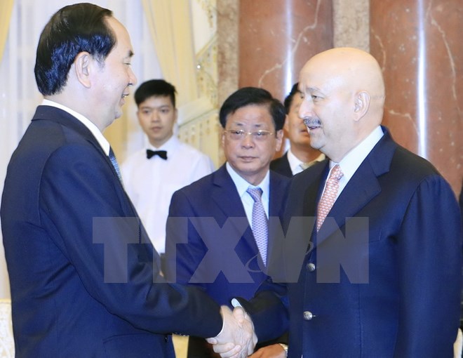 Chủ tịch nước Trần Đại Quang tiếp nguyên Tổng thống Mexico Carlos Salinmas de Gortari nhân chuyến thăm Việt Nam. (Ảnh: Nhan Sáng/TTXVN)