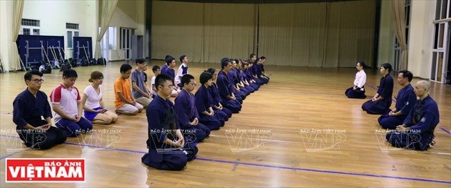 Các bạn trẻ tìm đến học Kendo không chỉ rèn luyện thể thao mà còn tới đây để học cách đối nhân xử thế