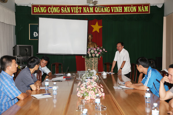 Phó tổng biên tập Báo Đồng Nai Hồ Văn Giáo phát biểu tại buổi lễ bốc thăm.