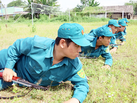 Lực lượng dân quân xã Phước Khánh (huyện Nhơn Trạch) thường xuyên huấn luyện để nâng cao trình độ sẵn sàng chiến đấu.
