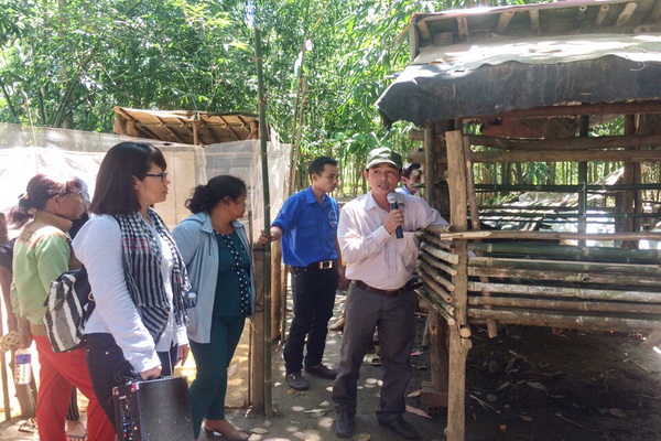 Tập huấn kỹ thuật nuôi dê cho đồng bào dân tộc thiểu số