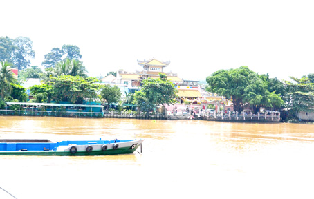 Một góc Cù lao Phố (đoạn chùa Ông) nhìn từ phường Bửu Hòa (TP.Biên Hòa) sang.