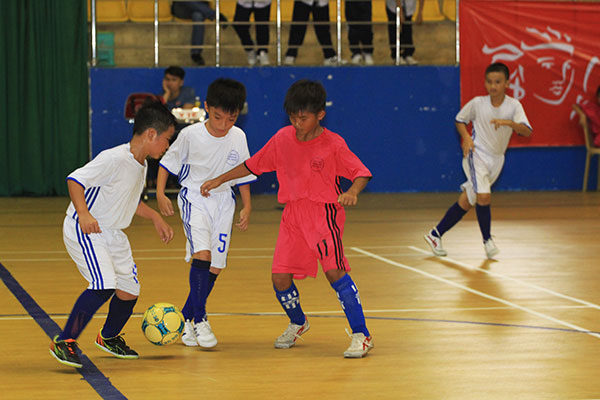 Biên Hòa (áo trắng) chiếm ngôi đầu bảng B sau khi thắng Cẩm Mỹ 3-1 ở lượt trận cuối