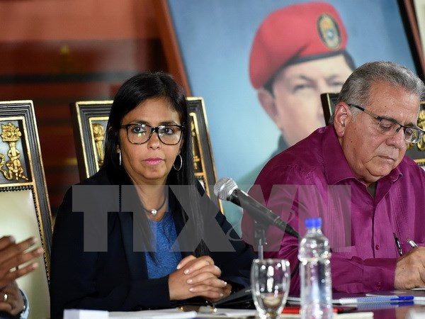 Chủ tịch Quốc hội lập hiến Venezuela Delcy Rodríguez (trái). (Nguồn: AFP/TTXVN)