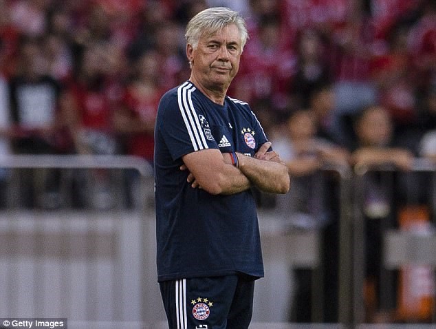 Carlo Ancelotti sẽ chọn ai cho trận khai mạc Bundesliga? (Nguồn: Getty Images)
