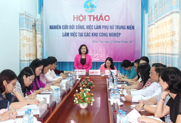 Phó chủ tịch UBND tỉnh Nguyễn Hòa Hiệp phát biểu tại hội thảo