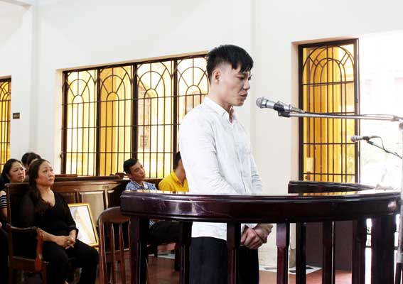 Bị cáo Nguyễn Tấn Tài tại tòa