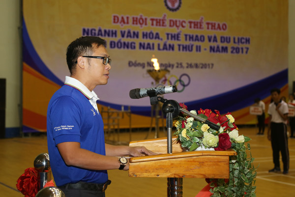 Phó giám đốc Sở Văn hóa, thể thao và du lịch Nguyễn Xuân Thanh phát biểu khai mạc đại hội