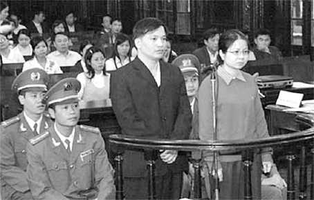 Các bị cáo Nguyễn Văn Đài và Lê Thị Công Nhân.