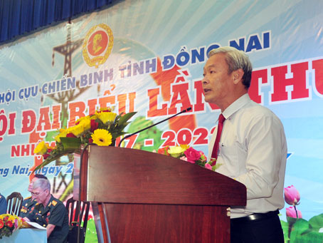 Bí thư Tỉnh ủy Nguyễn Phú Cường phát biểu tại đại hội. Ảnh: Đ.TÙNG