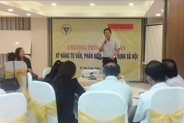TS. Nghiêm Vũ Khải, Phó chủ tịch  Liên hiệp hội Việt Nam chia sẻ tại hội nghị.