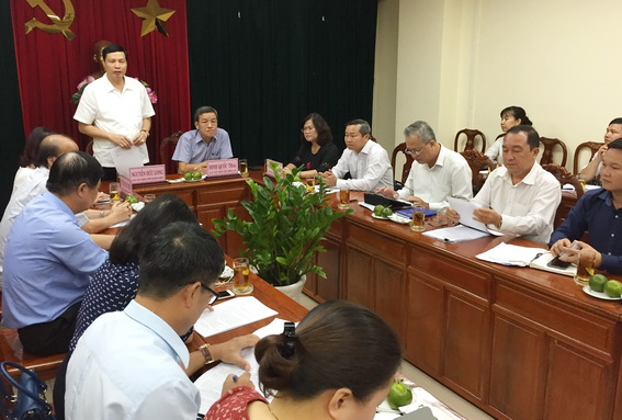 Chủ tịch UBND tỉnh Quảng Ninh Nguyễn Đức Long phát biểu tại buổi làm việc