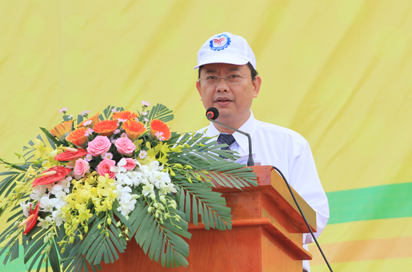 Đồng chí Mai Văn Hiền, Phó chủ tịch UBND huyện, Trưởng Ban chỉ đạo, ban tổ chức Đại hội TDTT huyện Thống Nhất phát biểu khai mạc