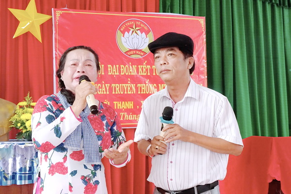 Các tiết mục văn nghệ “cây nhà, lá vườn” của người dân ấp Quới Thạnh, xã Phước An, huyện Nhơn Trạch tại ngày hội đại đoàn kết toàn dân tộc năm 2017.