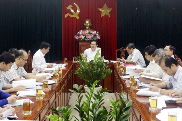  Phó chủ tịch UBND tỉnh Võ Văn Chánh chủ trì cuộc họp.