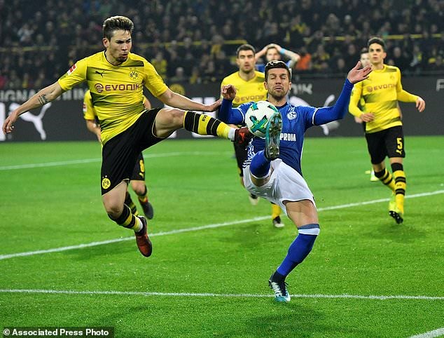 Dortmund đã không thể thắng Schalke dù đã dẫn trước 4-0. (Nguồn: AP)