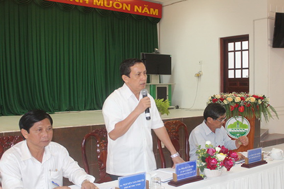 Đồng chí Phạm Văn Ru, Ủy viên Ban TVTU, Trưởng ban Tổ chức Tỉnh ủy, Trưởng đoàn kiểm tra phát biểu tại buổi làm việc