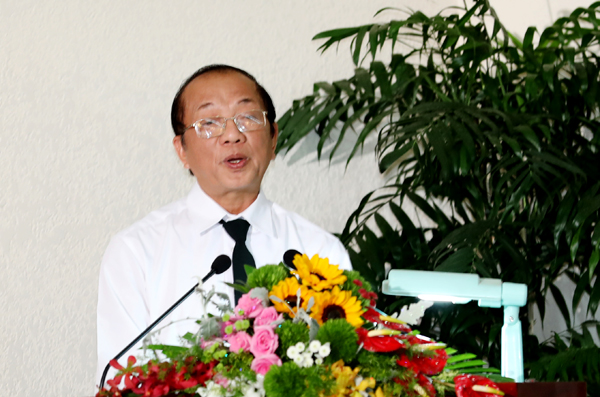 Cục trưởng Cục Thi hành án dân sự tỉnh Phan Văn Châu trả lời chất vấn