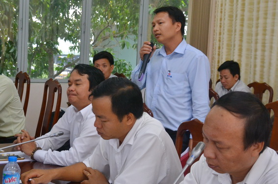 Đại diện Công cổ phần Tổng công ty Tín Nghĩa báo cáo về tình trạng giải phóng mặt bằng còn khó tại KCN Ông Kèo, huyện Nhơn Trạch