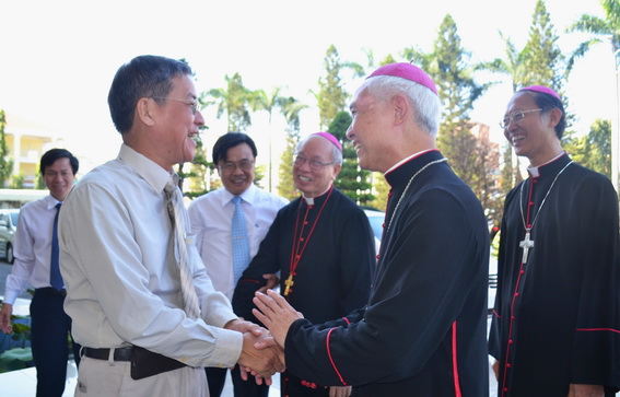 Lãnh đạo tỉnh tiếp đón đoàn của Tòa Giám mục Xuân Lộc tới thăm