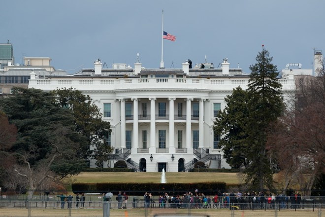 Quang cảnh bên ngoài Nhà Trắng ở Washington D.C. (Ản: THX/TTXVN)