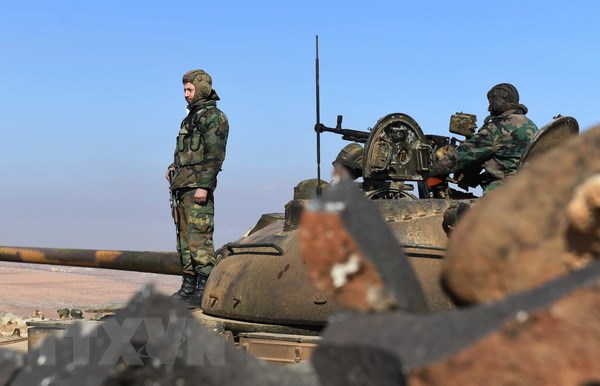 Binh sỹ quân đội Chính phủ Syria triển khai tại Jabal al-Hass, tỉnh Aleppo. (Nguồn: AFP/TTXVN)