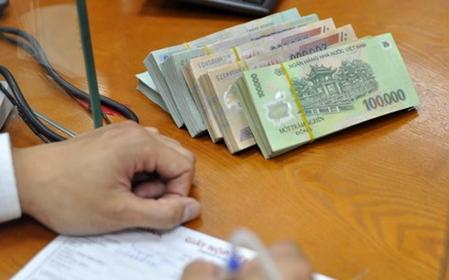 Nguy cơ tăng trưởng nóng vay tiêu dùng